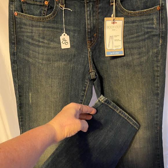 NWT Levi’s denim jeans. Size 8. - Picture 3 of 11